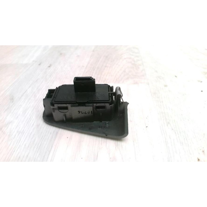 Interrupteur de leve vitre arriere droit FIAT STILO d’occasion