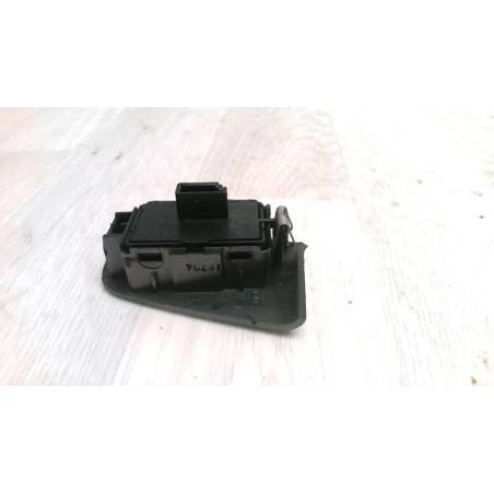 Interrupteur de leve vitre arriere droit FIAT STILO d’occasion
