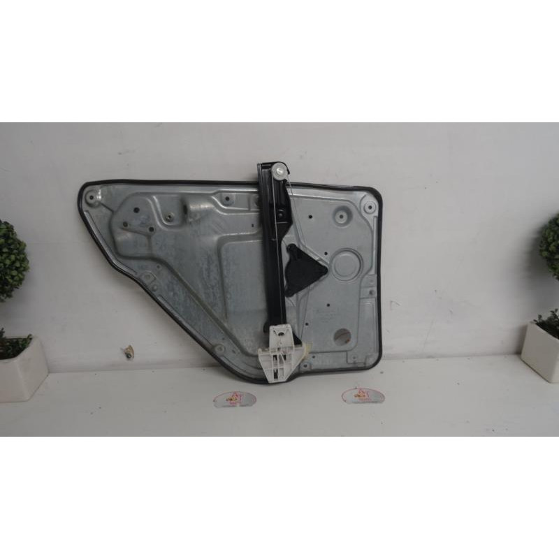 Mot. leve vitre arriere droit SKODA FABIA I PHASE 2 d’occasion