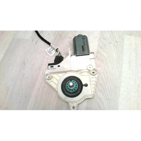 Moteur essuie glace avant droit AUDI A6 3 PHASE 1 d’occasion