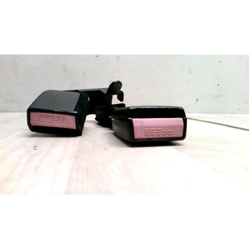 Attache ceinture arriere gauche RENAULT LAGUNA 2 PHASE 2 d’occasion