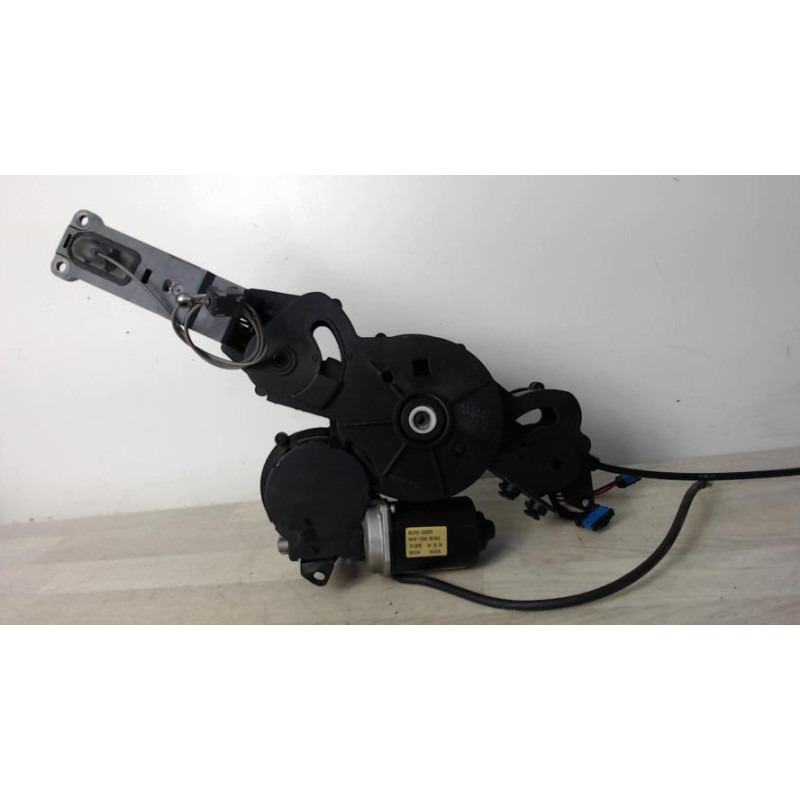 Moteur porte laterale gauche PEUGEOT 807 d’occasion