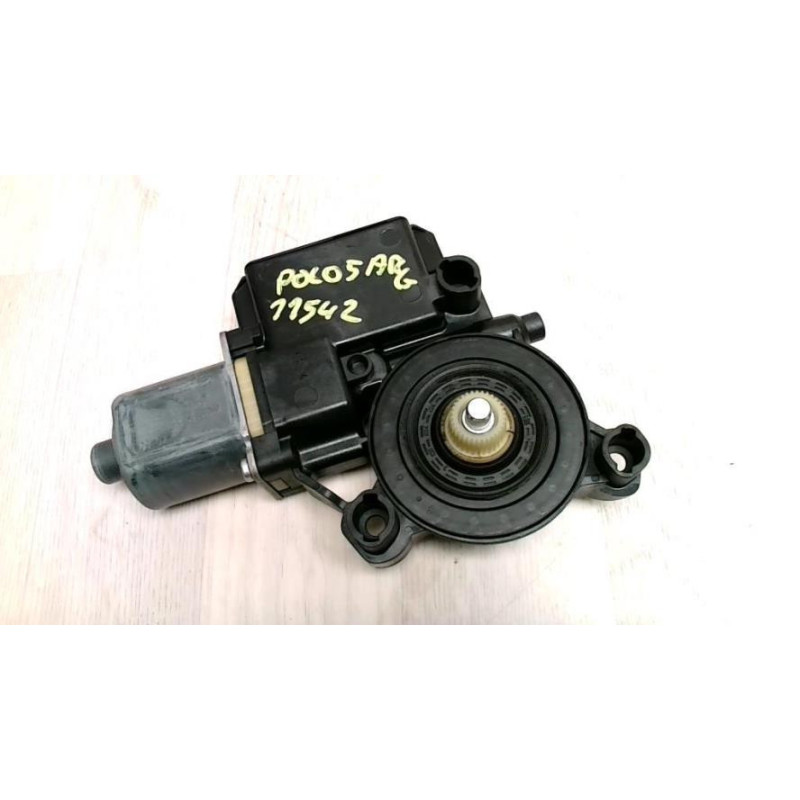 Moteur leve vitre arriere gauche VOLKSWAGEN POLO 5 PHASE 1 d’occasion