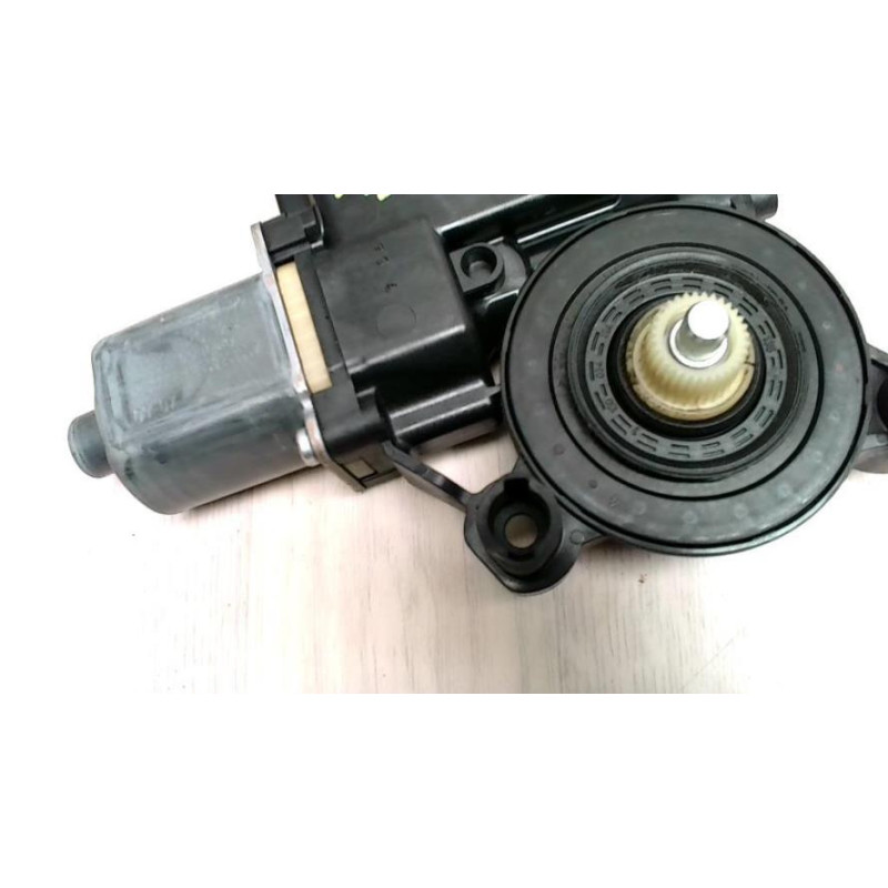 Moteur leve vitre arriere gauche VOLKSWAGEN POLO 5 PHASE 1 d’occasion