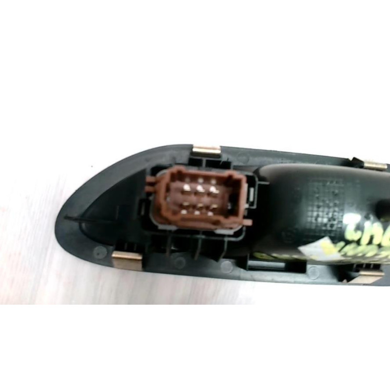 Interrupteur de leve vitre arriere droit RENAULT LAGUNA 2 PHASE 2 d’occasion