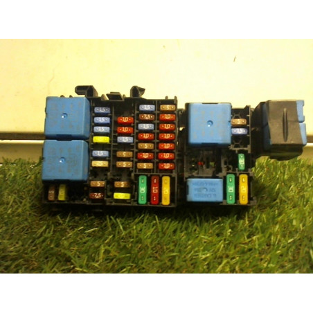 Porte fusible RENAULT  d’occasion