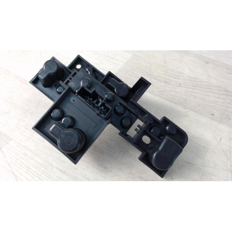 Platine feu arriere gauche RENAULT LAGUNA 3 PHASE 1 BREAK d’occasion
