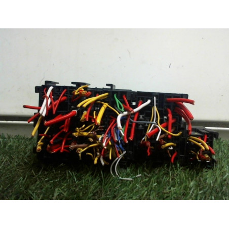 Porte fusible RENAULT  d’occasion