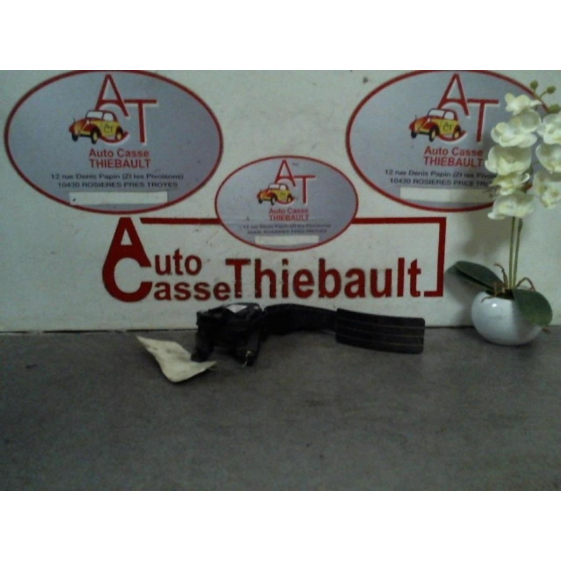 Pedalier d'accelerateur DACIA DUSTER PHASE 2 d’occasion