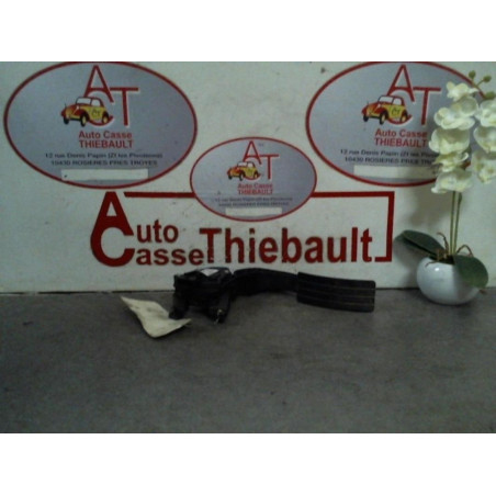 Pedalier d'accelerateur DACIA DUSTER PHASE 2 d’occasion