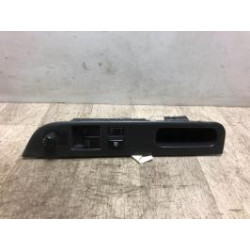 Interrupteur de leve vitre avant gauche SUZUKI SWIFT 3 d’occasion