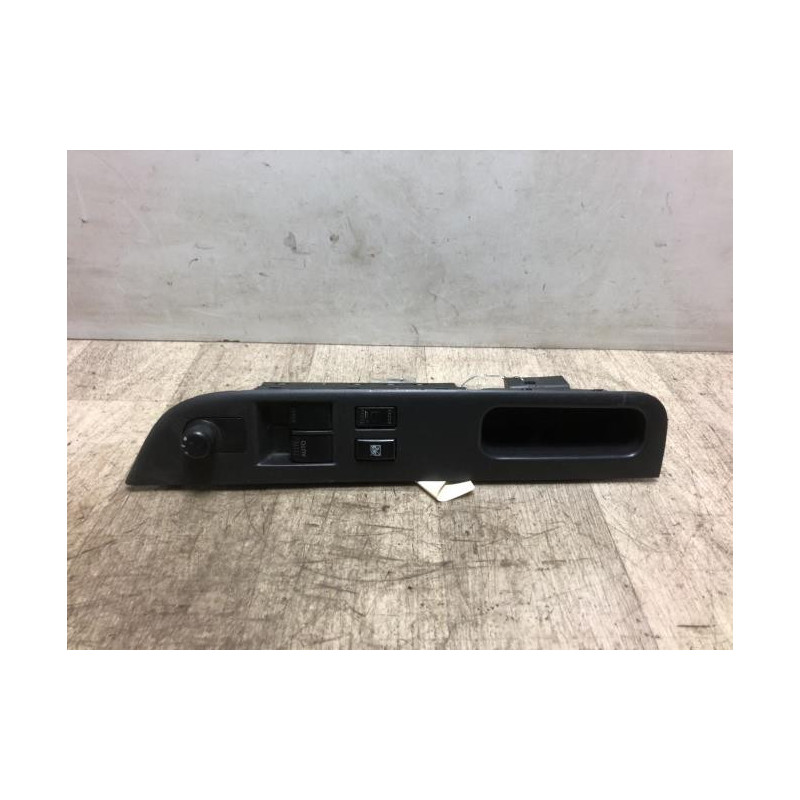 Interrupteur de leve vitre avant gauche SUZUKI SWIFT 3 d’occasion