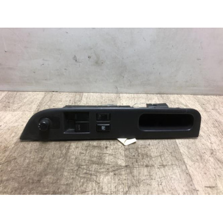 Interrupteur de leve vitre avant gauche SUZUKI SWIFT 3 d’occasion
