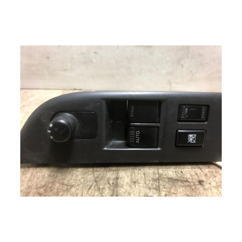 Interrupteur de leve vitre avant gauche SUZUKI SWIFT 3 d’occasion
