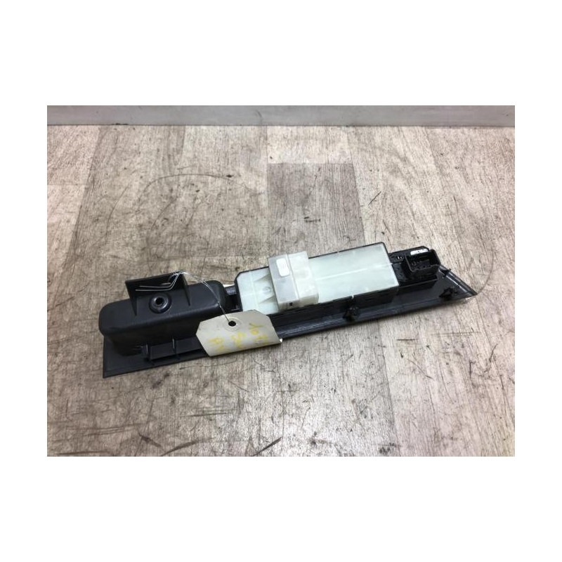 Interrupteur de leve vitre avant gauche SUZUKI SWIFT 3 d’occasion