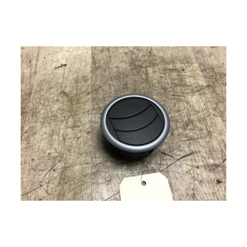 Aerateur tableau de bord avant droit SUZUKI SWIFT 3 d’occasion