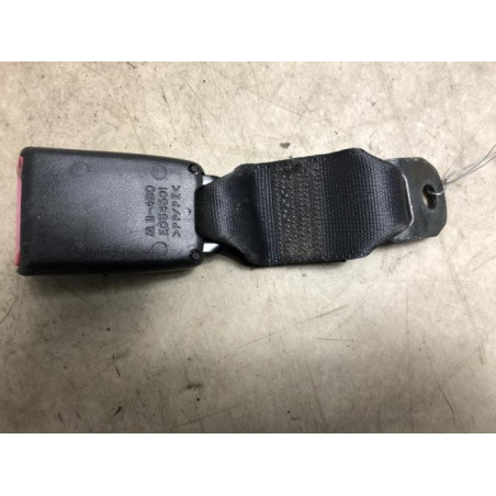 Attache ceinture arriere centrale SUZUKI SWIFT 3 d’occasion