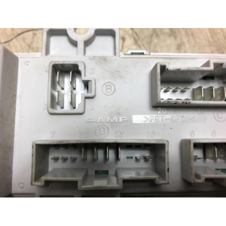 Porte fusible KIA SORENTO 1 PHASE 1 d’occasion