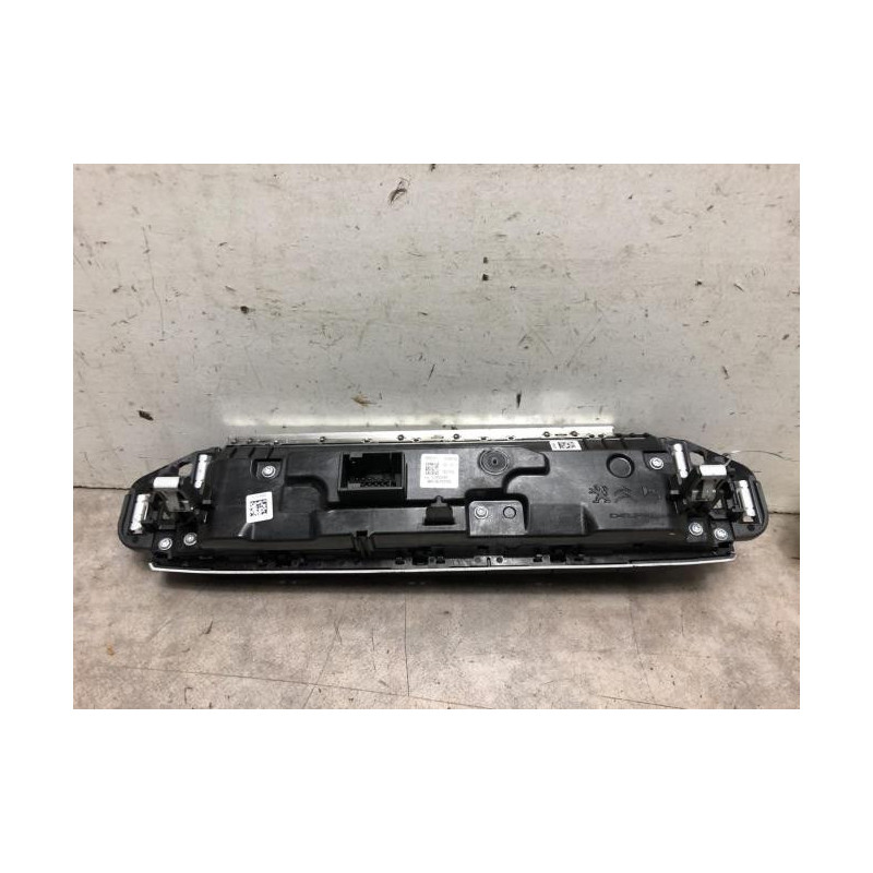 Bouton de warning PEUGEOT 3008 2 PHASE 1 d’occasion