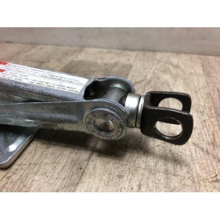 Cric SUZUKI SWIFT 3 d’occasion