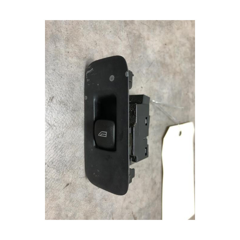Interrupteur de leve vitre avant droit VOLVO V 40 2 PHASE 1 BREAK d’occasion
