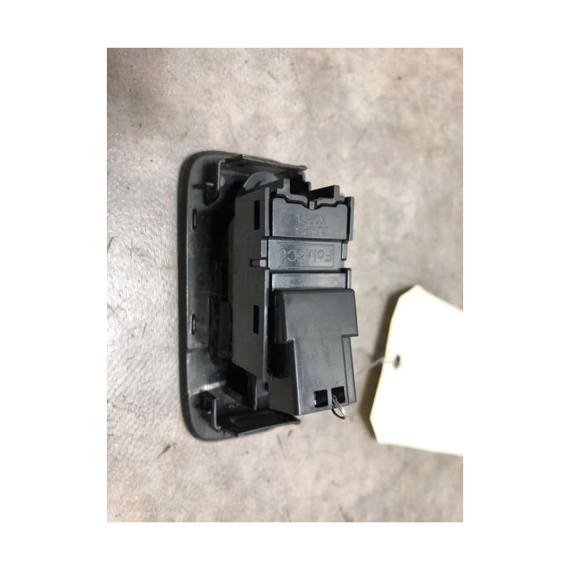 Interrupteur de leve vitre avant droit VOLVO V 40 2 PHASE 1 BREAK d’occasion