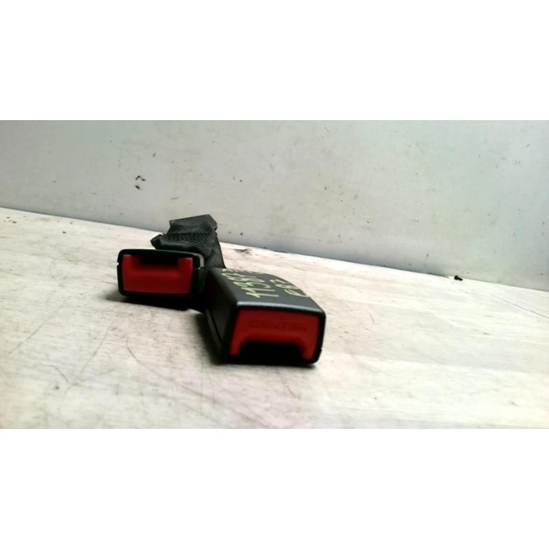 Attache ceinture arriere centrale BMW SERIE 1 E87 PHASE 2 d’occasion