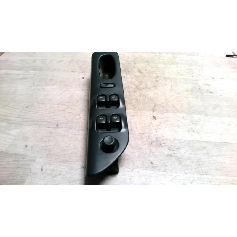 Interrupteur de leve vitre avant gauche RENAULT LAGUNA 1 PHASE 2 d’occasion