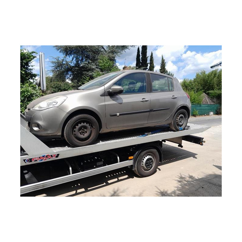 Feu arriere secondaire gauche (feux) RENAULT CLIO 3 PHASE 2 d’occasion