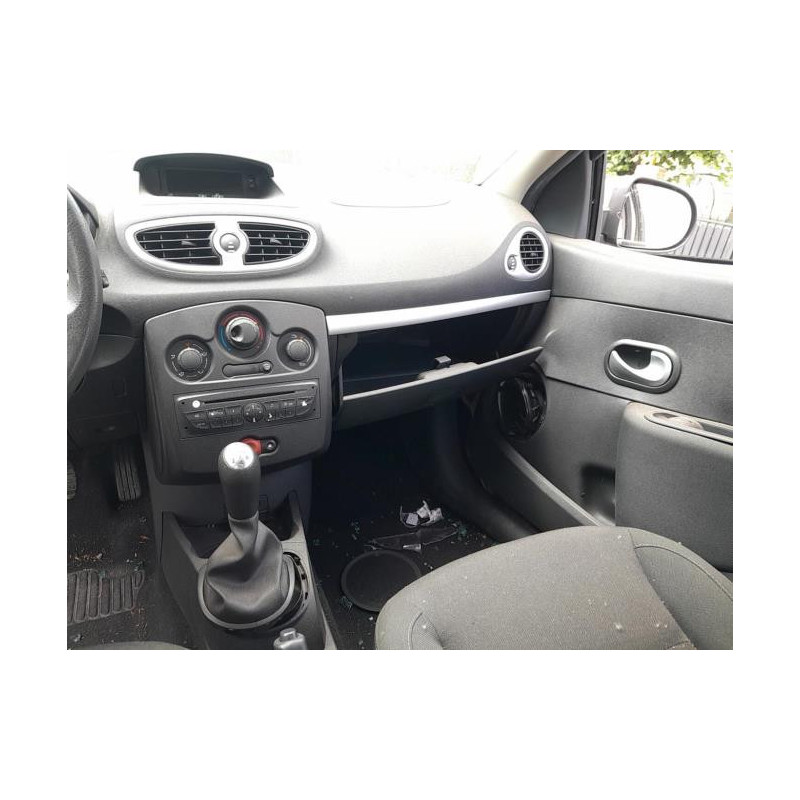 Feu arriere secondaire gauche (feux) RENAULT CLIO 3 PHASE 2 d’occasion