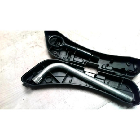Cric (Ensemble depannage) SEAT EXEO ST BREAK d’occasion