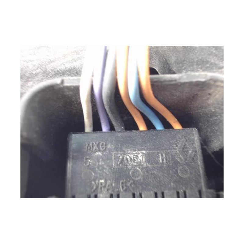 Platine feu arriere droit RENAULT SCENIC 2 PHASE 1 d’occasion