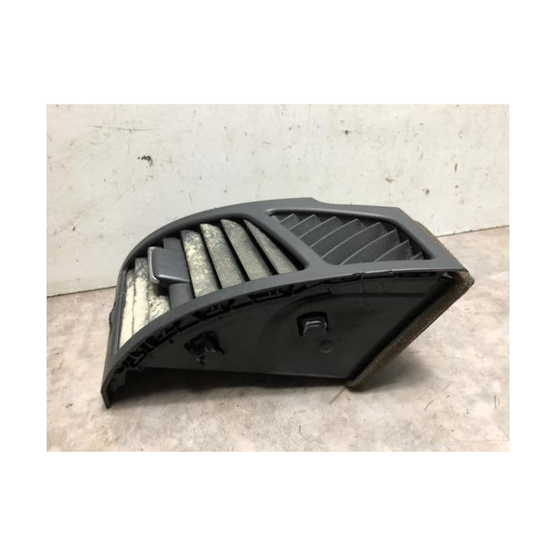 Aerateur tableau de bord avant gauche BMW SERIE 1 E87 PHASE 2 d’occasion