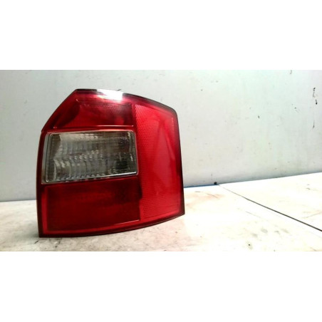 Feu arriere principal droit (feux) AUDI A4 2 AVANT PHASE 1 BREAK d’occasion