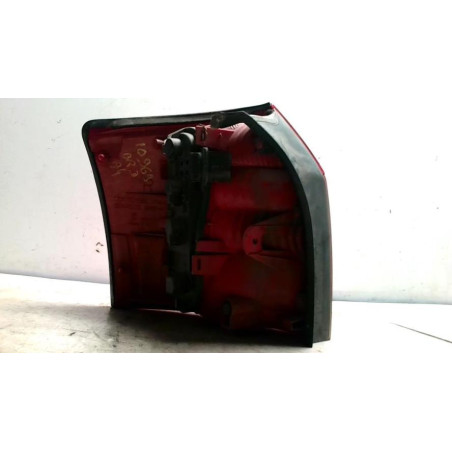Feu arriere principal droit (feux) AUDI A4 2 AVANT PHASE 1 BREAK d’occasion