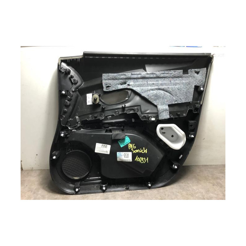 Panneau de porte avant gauche RENAULT SCENIC 4 d’occasion