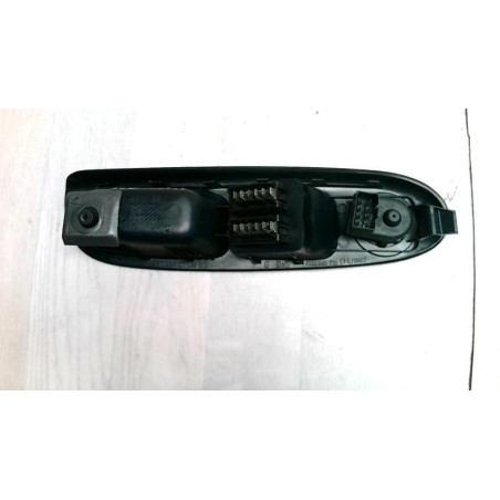 Interrupteur de leve vitre avant gauche RENAULT CLIO 2 PHASE 1 d’occasion
