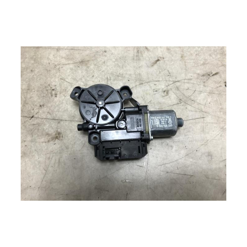 Moteur leve vitre arriere droit VOLKSWAGEN POLO 5 PHASE 1 d’occasion