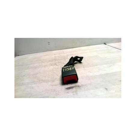 Attache ceinture arriere gauche BMW SERIE 1 E87 PHASE 2 d’occasion