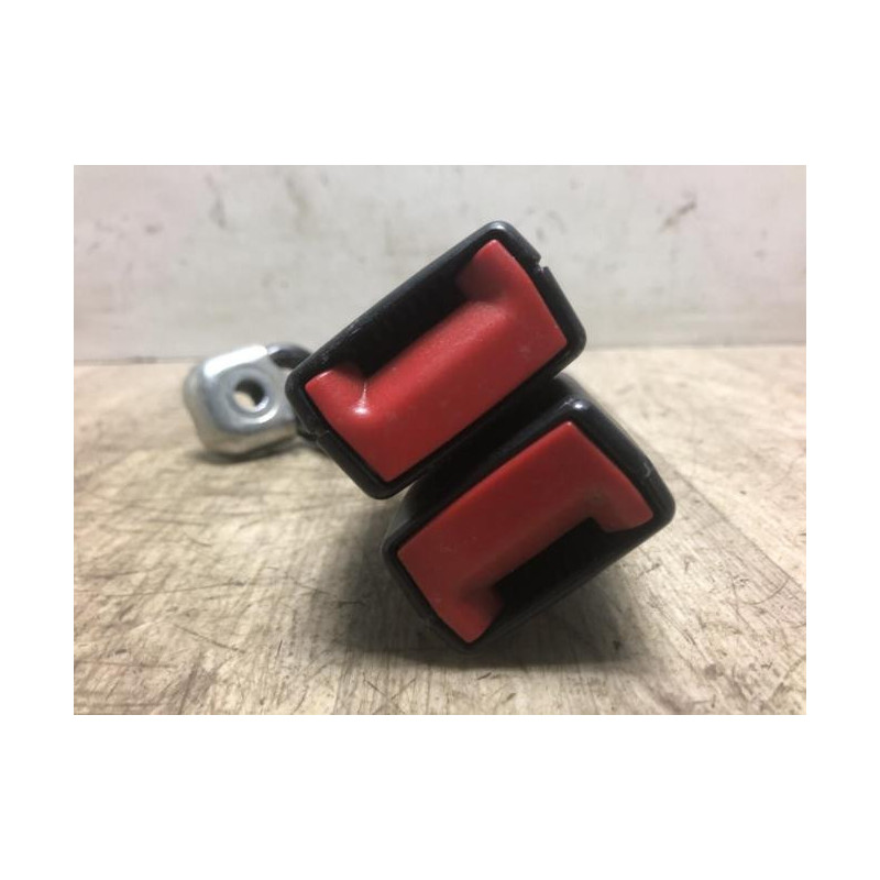 Attache ceinture arriere gauche VOLKSWAGEN POLO 5 PHASE 1 d’occasion