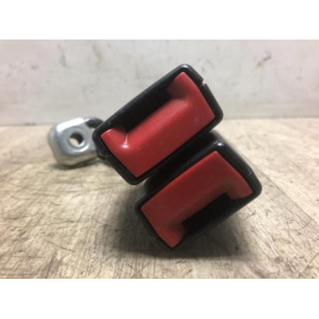 Attache ceinture arriere gauche VOLKSWAGEN POLO 5 PHASE 1 d’occasion
