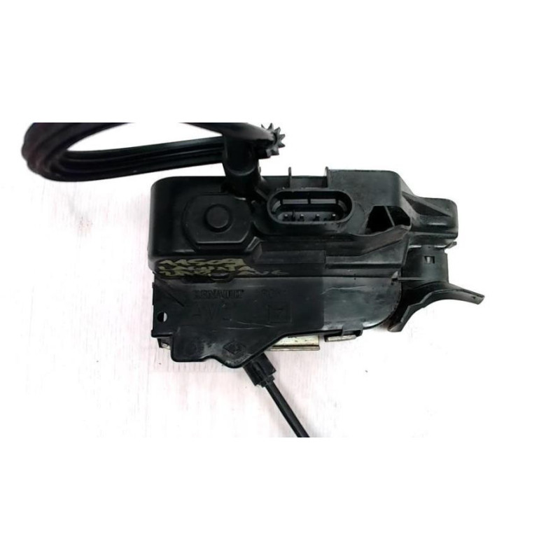 Serrure avant gauche RENAULT LAGUNA 2 PHASE 2 d’occasion