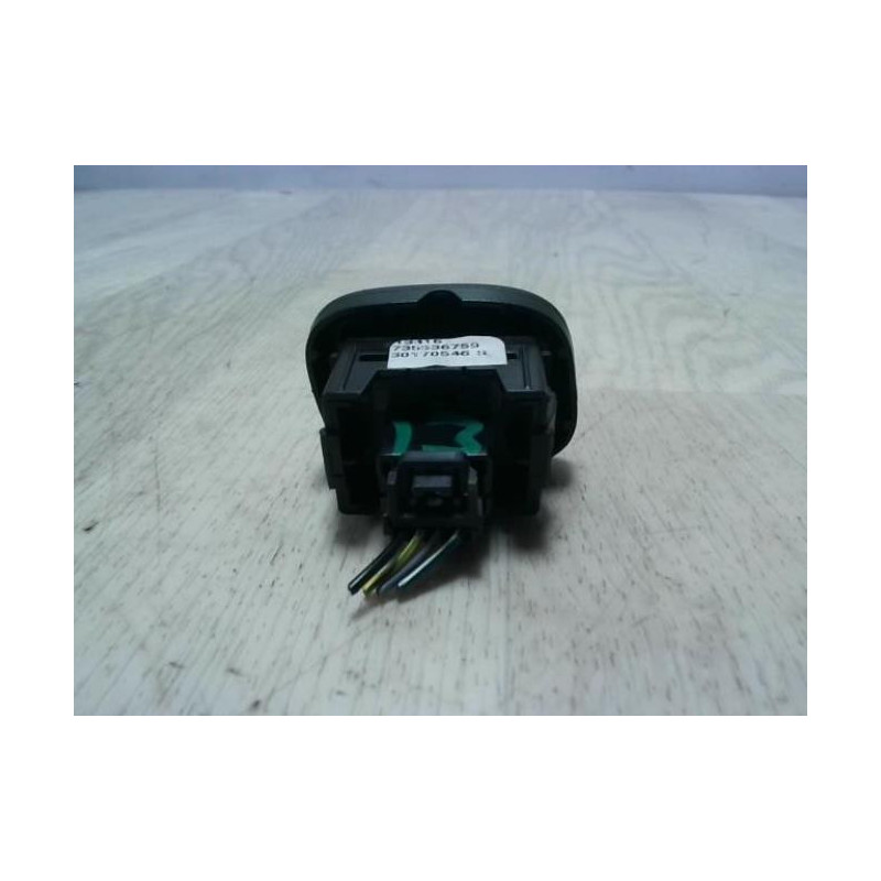 Interrupteur de leve vitre avant gauche FIAT PANDA 3 PHASE 1 d’occasion
