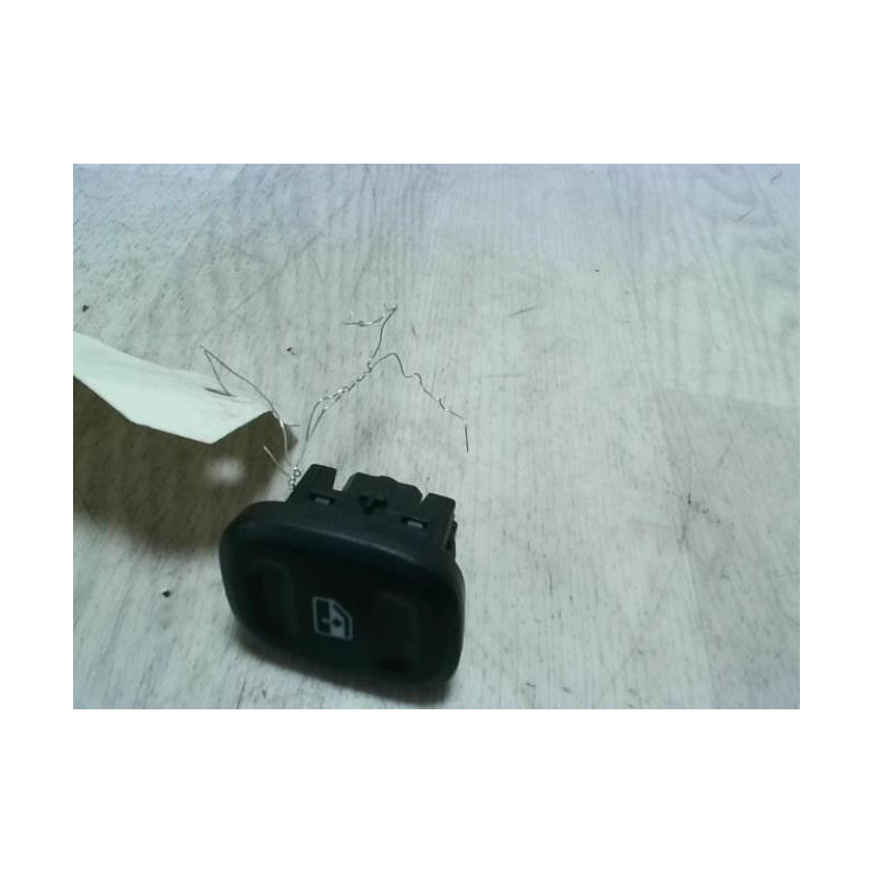 Interrupteur de leve vitre avant droit FIAT PANDA 3 PHASE 1 d’occasion