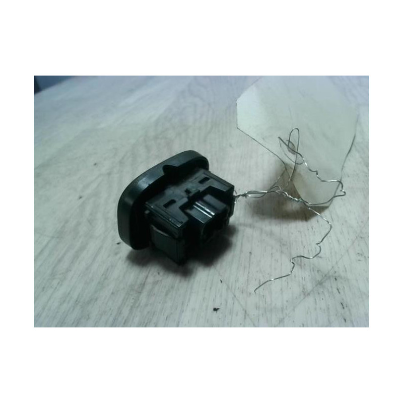 Interrupteur de leve vitre avant droit FIAT PANDA 3 PHASE 1 d’occasion