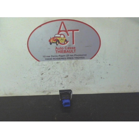 Bouton de warning PEUGEOT 208 d’occasion