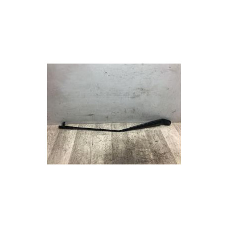 Bras essuie glace avant droit VOLKSWAGEN POLO 4 PHASE 1 d’occasion