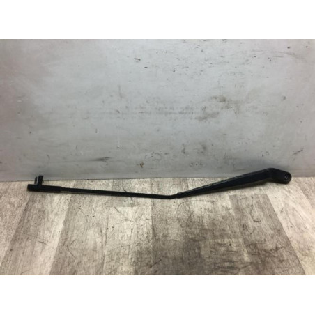 Bras essuie glace avant droit VOLKSWAGEN POLO 4 PHASE 1 d’occasion