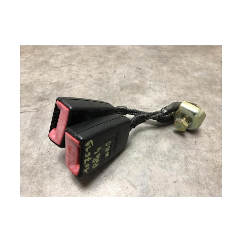 Attache ceinture arriere gauche VOLKSWAGEN POLO 4 PHASE 1 d’occasion