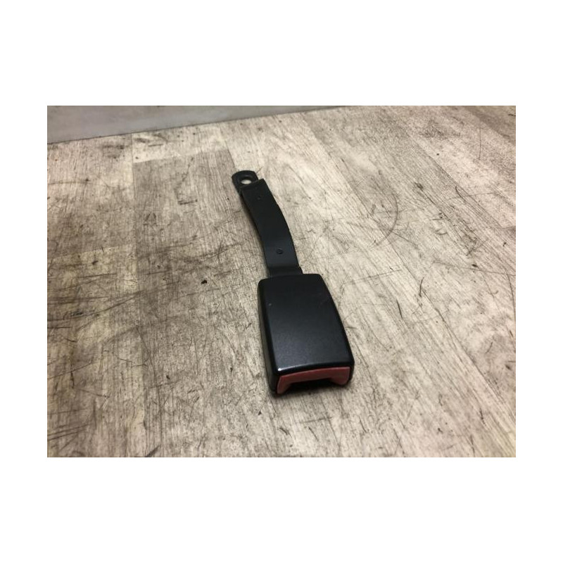 Attache ceinture avant gauche VOLKSWAGEN POLO 4 PHASE 1 d’occasion